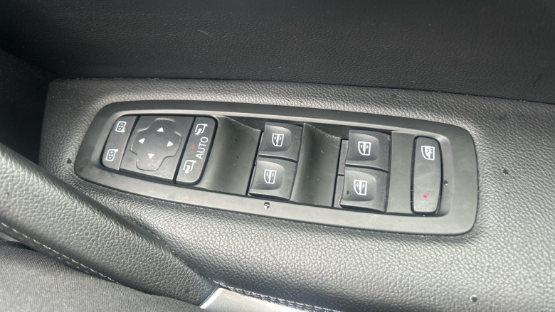 Renault Kadjar 1.3 TCE S Edition 5dr Petrol Hatchback